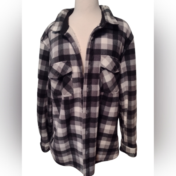 freedom foundry Other - Freedom foundry plaid Sherpa sweater jacket